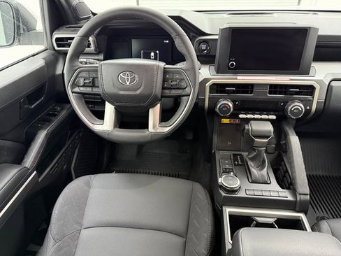 Used 2025 Toyota Tacoma SR5 w/ SR5 Upgrade Package image 31