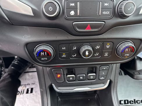 Used 2019 GMC Terrain SLT w/ Preferred Package image 39