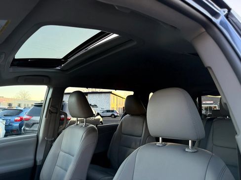 Used 2017 Toyota Sienna XLE w/ XLE Navigation Package FWD image 13