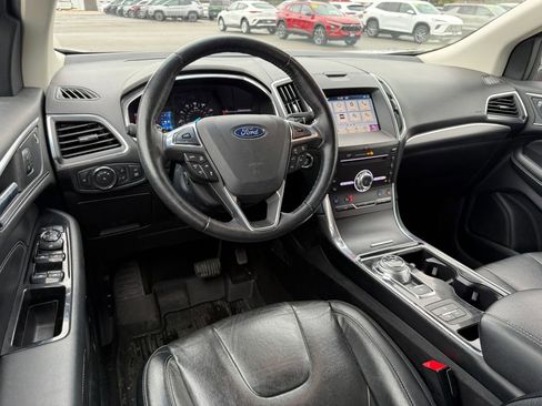 Used 2019 Ford Edge Titanium w/ Equipment Group 301A AWD/4WD image 21