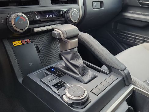 Used 2024 Toyota Tacoma SR5 AWD/4WD image 23