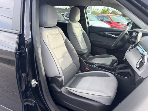 Used 2025 Chevrolet TrailBlazer LT AWD/4WD image 16