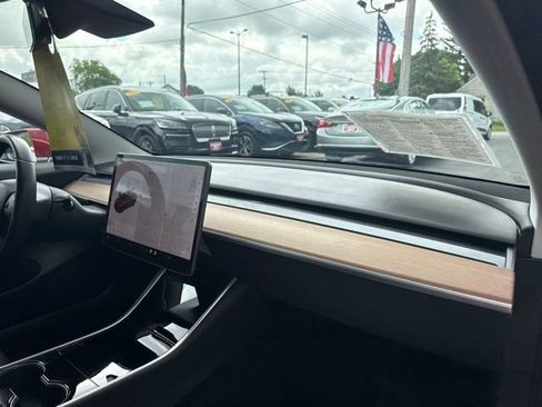 Used 2018 Tesla Model 3 Long Range AWD/4WD image 19