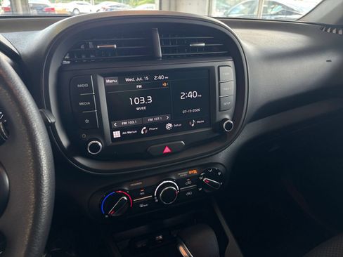 Used 2025 Kia Soul LX w/ LX Technology Package FWD image 20