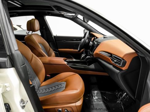 Used 2023 Maserati Levante GT image 32