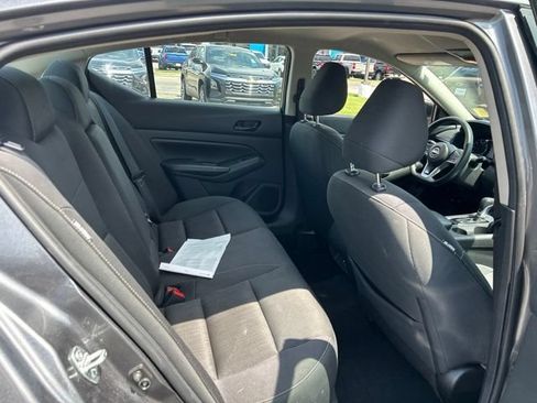 Used 2025 Nissan Altima 2.5 SV FWD image 29