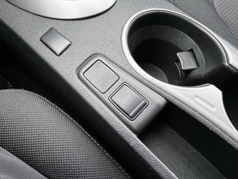 Used 2013 Nissan Rogue SV image 12