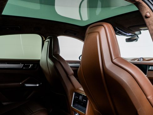 Used 2023 Porsche Cayenne Turbo image 51