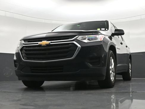 Used 2018 Chevrolet Traverse LS FWD image 33