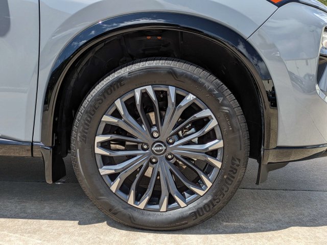 Certified 2025 Nissan Rogue Platinum FWD image 11