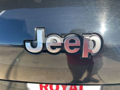Used 2021 Jeep Grand Cherokee L Summit AWD/4WD image 32