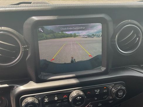 Used 2020 Jeep Gladiator Overland AWD/4WD image 53