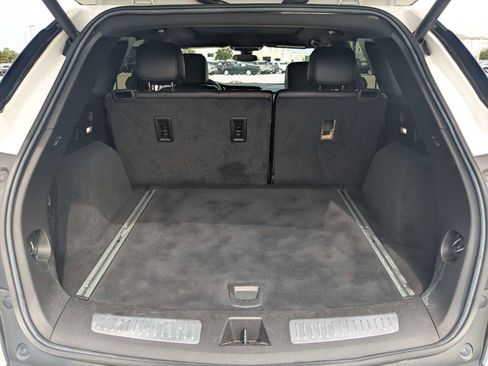Used 2022 Cadillac XT5 Premium Luxury FWD image 16