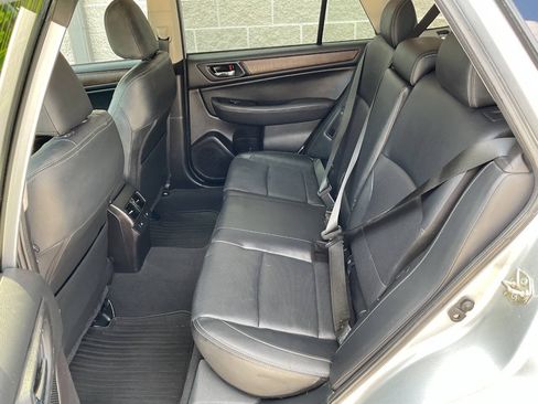 Used 2016 Subaru Outback 2.5i Limited AWD/4WD image 31