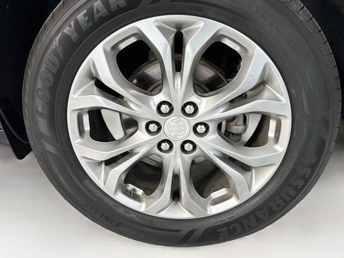 Used 2018 Buick Enclave Avenir w/ Avenir Technology Package AWD/4WD image 32