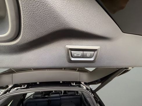 Used 2026 BMW X7 xDrive40i w/ M Sport Package image 28