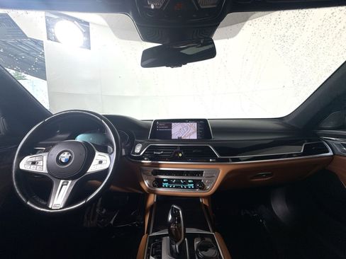 Used 2022 BMW 750i xDrive w/ Executive Package AWD/4WD image 23