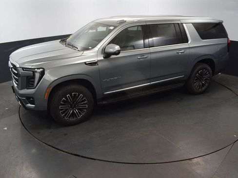 Used 2025 GMC Yukon XL Elevation image 44