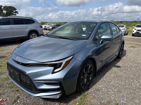 Used 2026 Toyota Corolla SE w/ SE Package FWD image 1