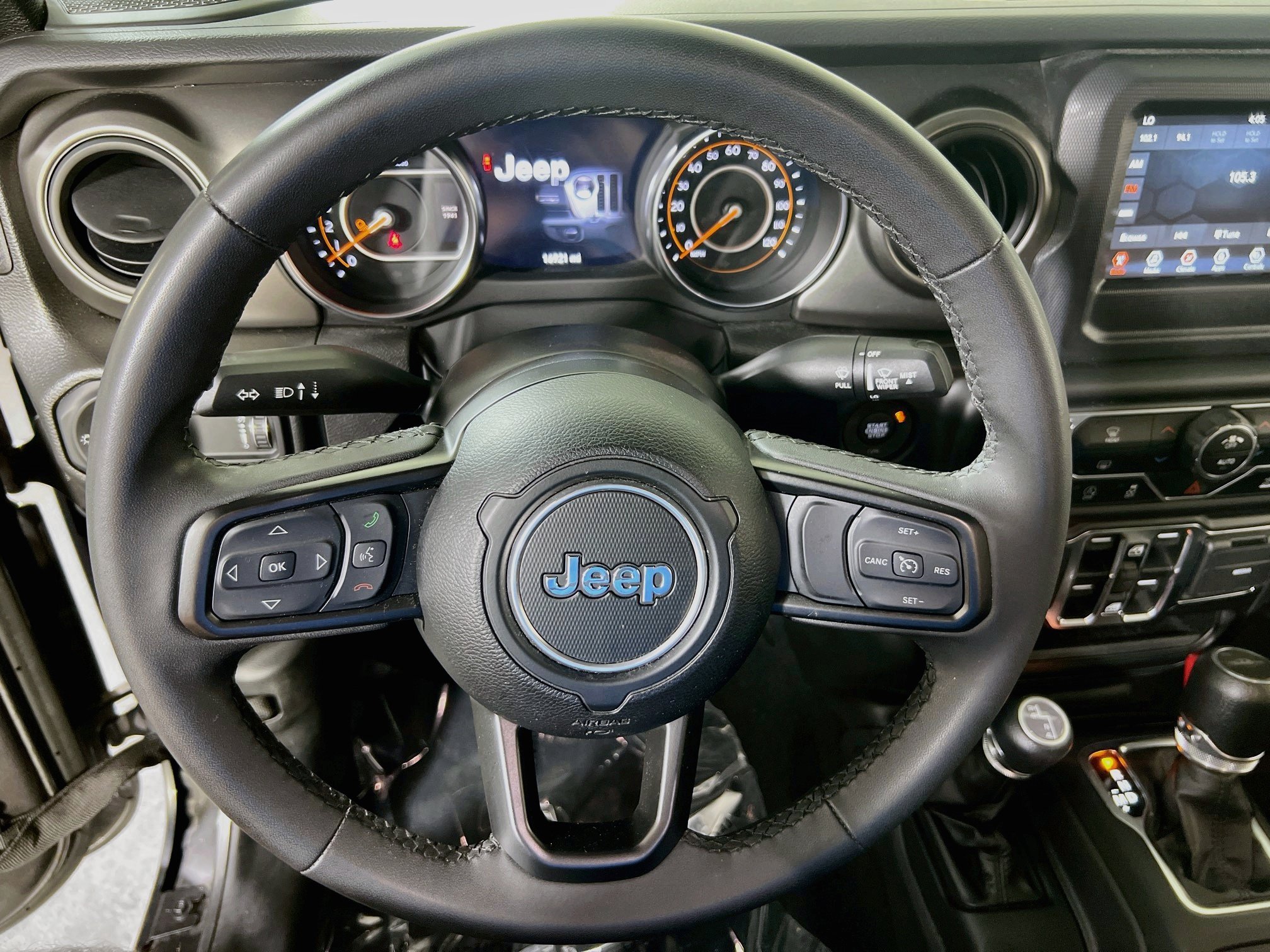 Used 2023 Jeep Gladiator Sport AWD/4WD image 11