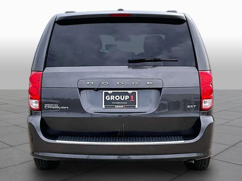 Used 2020 Dodge Grand Caravan SXT FWD image 5