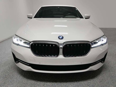 Certified 2023 BMW 530e w/ Convenience Package RWD image 2