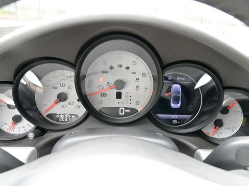 Used 2015 Porsche 911 Turbo image 28