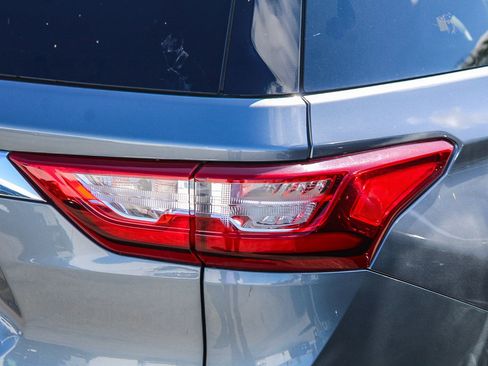 Used 2021 Chevrolet Traverse LS image 11