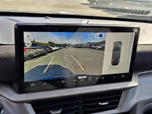 New 2026 Ford Explorer Active AWD/4WD image 9