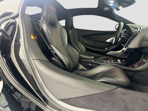 Used 2023 McLaren GT image 29