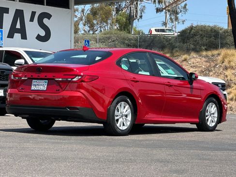 Used 2025 Toyota Camry LE FWD image 5