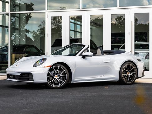 Used 2025 Porsche 911 Carrera image 3