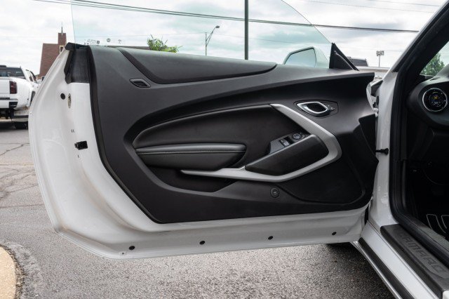 Used 2022 Chevrolet Camaro LT RWD image 19