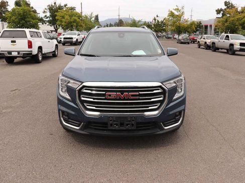 Used 2024 GMC Terrain SLT AWD/4WD image 2