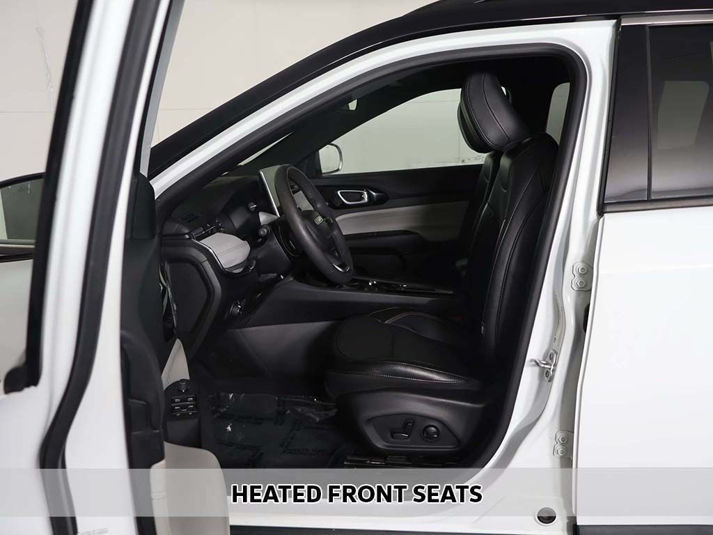 Used 2023 Jeep Compass Limited w/ Sun and Sound Group AWD/4WD image 8