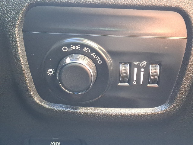 Used 2024 Jeep Grand Cherokee L Altitude AWD/4WD image 24