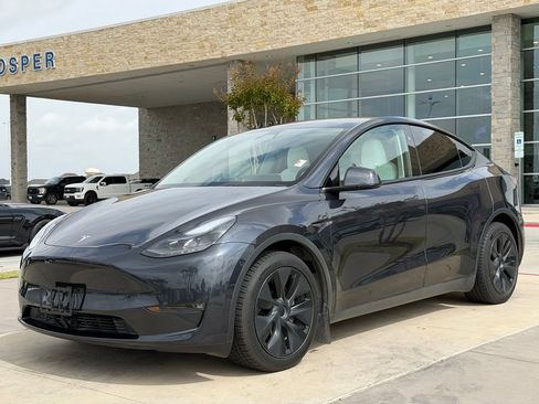 Used 2024 Tesla Model Y Long Range AWD/4WD image 8