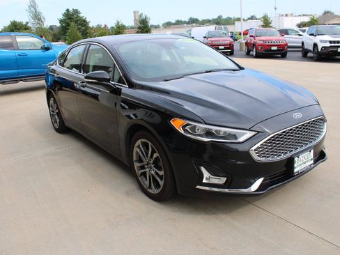 Used 2020 Ford Fusion Titanium FWD image 5
