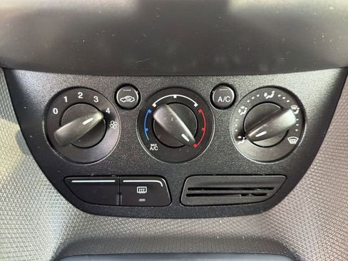 Used 2016 Ford Transit Connect XL image 19