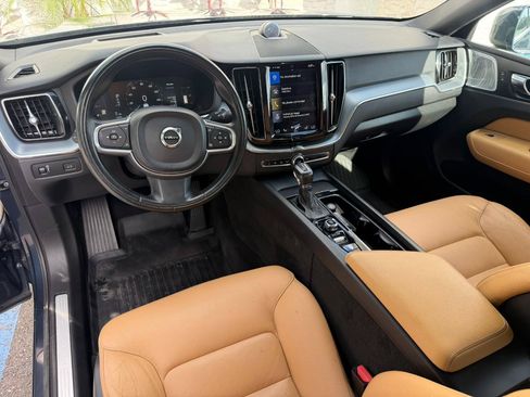 Used 2018 Volvo XC60 T6 Momentum w/ Convenience Package AWD/4WD image 25