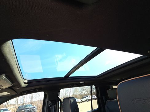 Used 2023 GMC Yukon XL AT4 image 26