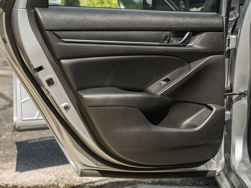 Used 2021 Honda Accord EX image 35
