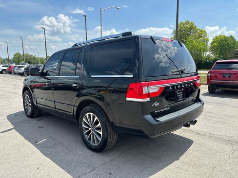 Used 2016 Lincoln Navigator Select AWD/4WD image 5