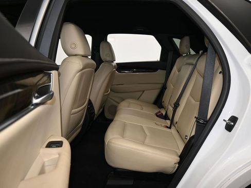 Used 2019 Cadillac XT5 FWD image 34