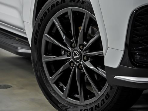 Used 2025 Lexus LX 600 F Sport AWD/4WD image 4