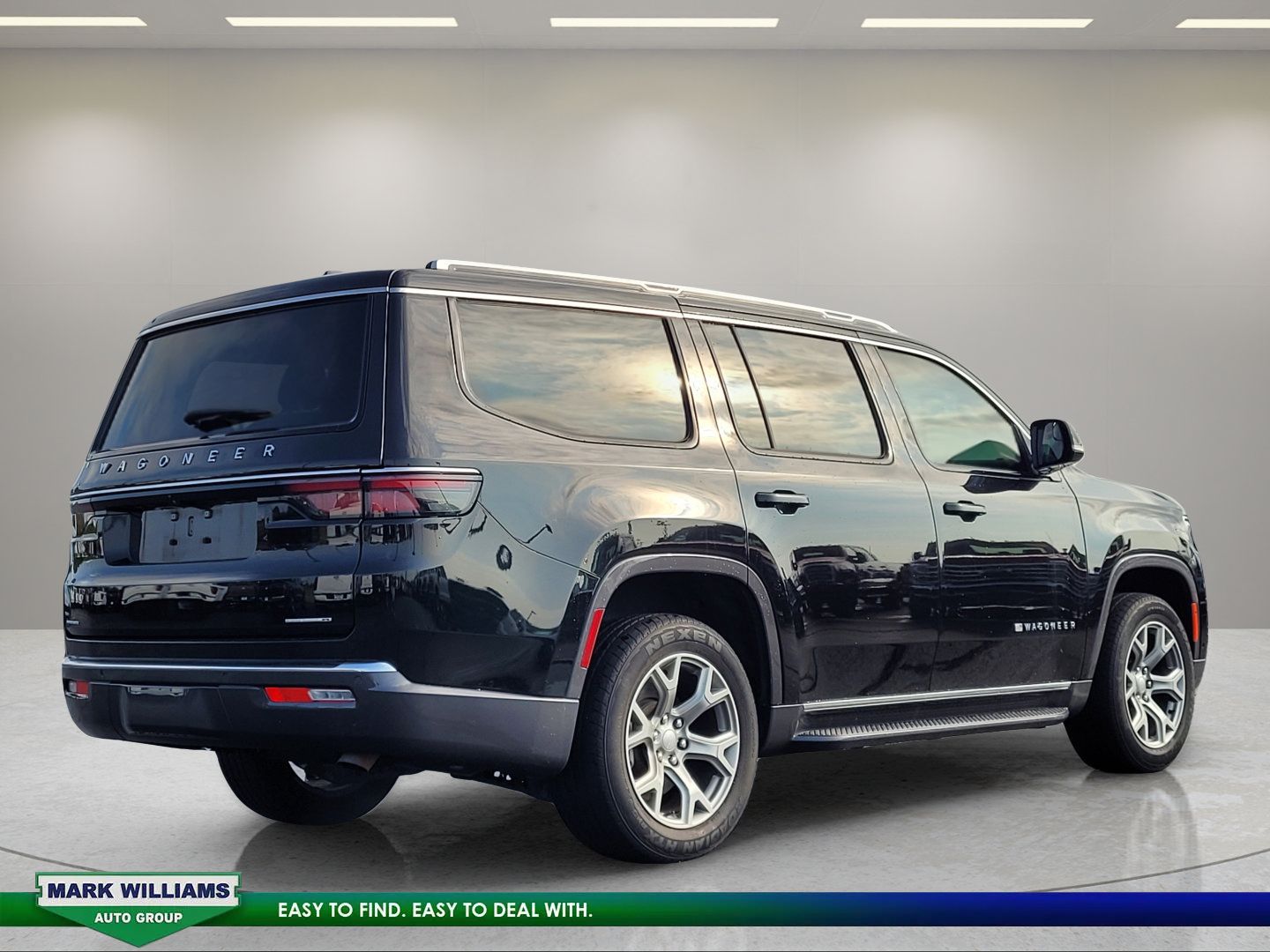 Used 2022 Jeep Wagoneer Series II AWD/4WD image 4