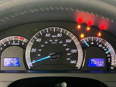 Used 2014 Toyota Camry SE image 23