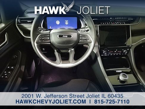 Used 2024 Jeep Grand Cherokee Altitude AWD/4WD image 15