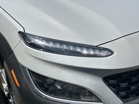 Used 2022 Hyundai Kona SEL w/ Convenience Package FWD image 4