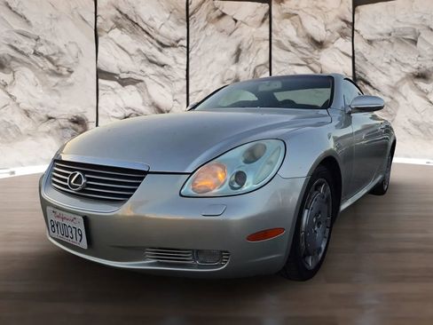 Used 2002 Lexus SC 430 Convertible image 2